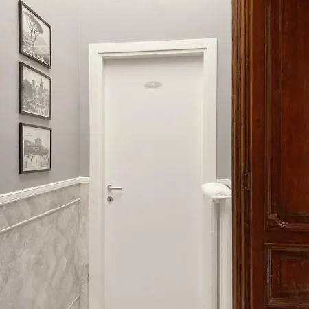 Piazza Bovio 22 4*