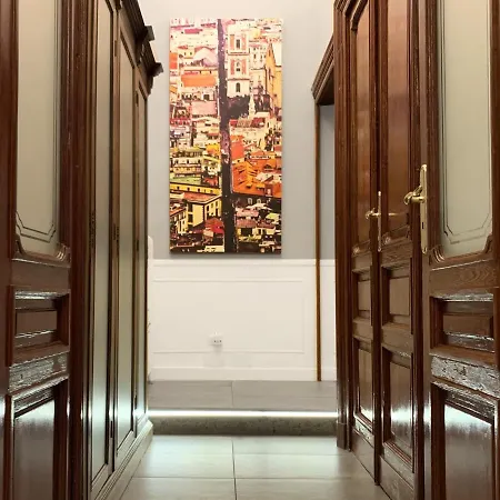 Piazza Bovio 22 بيت ضيافة 3*