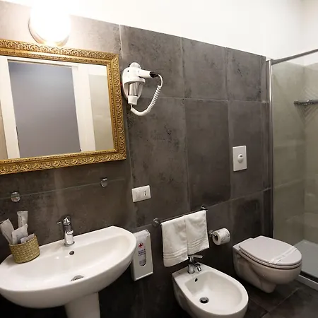 Piazza Bovio 22 بيت ضيافة نابولي