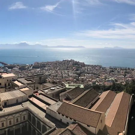 Piazza Bovio 22 بيت ضيافة