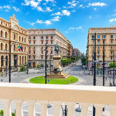 Piazza Bovio 22 4*