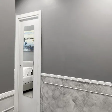 Piazza Bovio 22 4* Napels