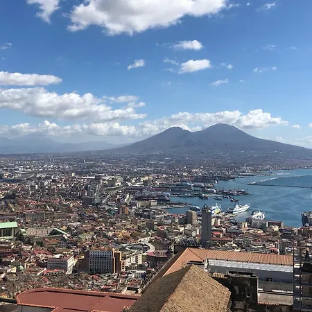 Piazza Bovio 22 3* Naples