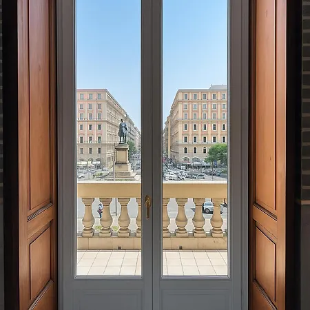 Piazza Bovio 22 3* Neapol
