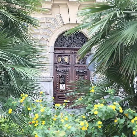 Gasthuis Piazza Bovio 22 4*