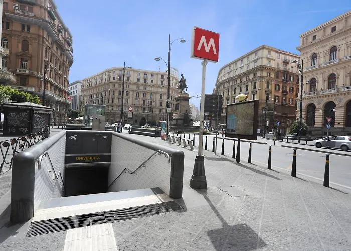 Piazza Bovio 22 Гостевой дом